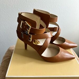 Micheal Kors strap heels size 8